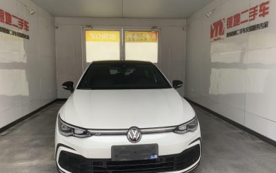 r218102-volkswagen-golf-2022_0