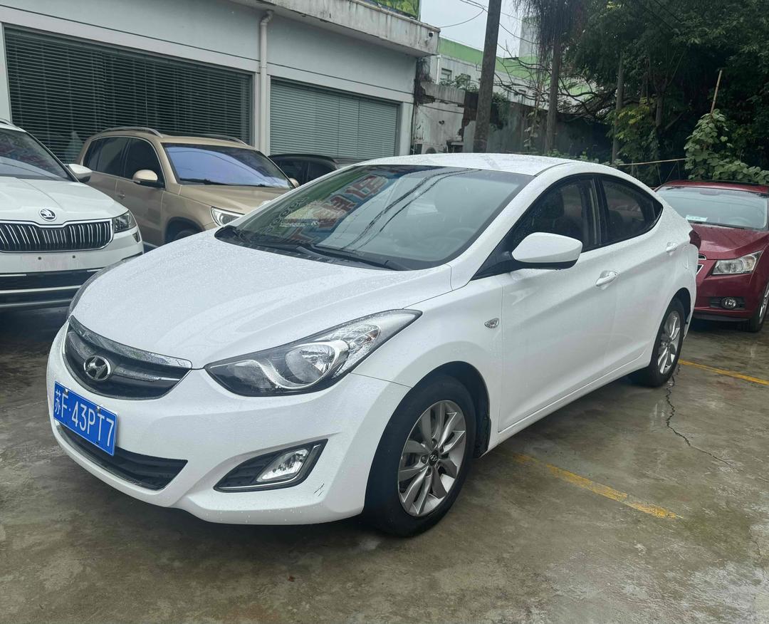 r218140-hyundai-elantra-2015_0