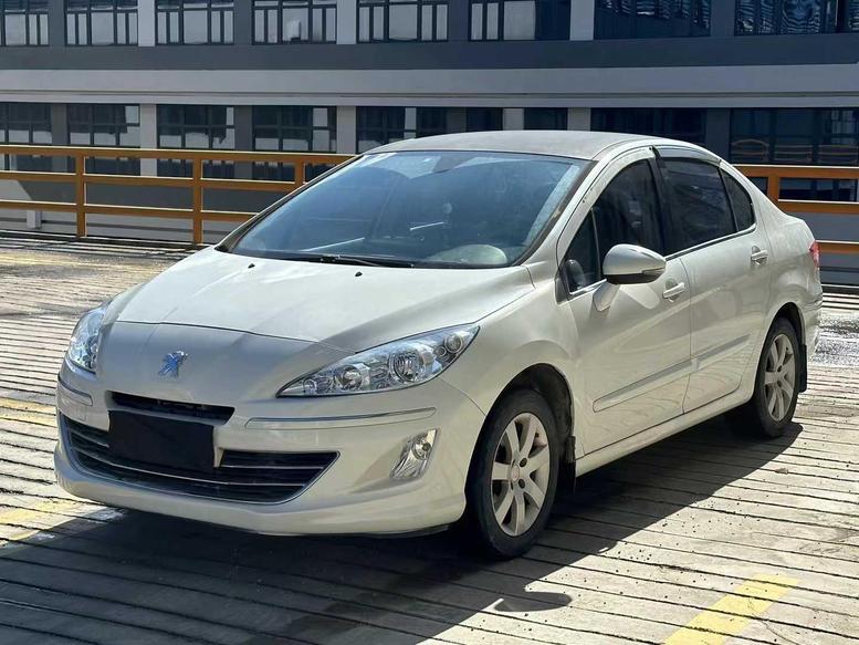 r218218-peugeot-408-2014_0