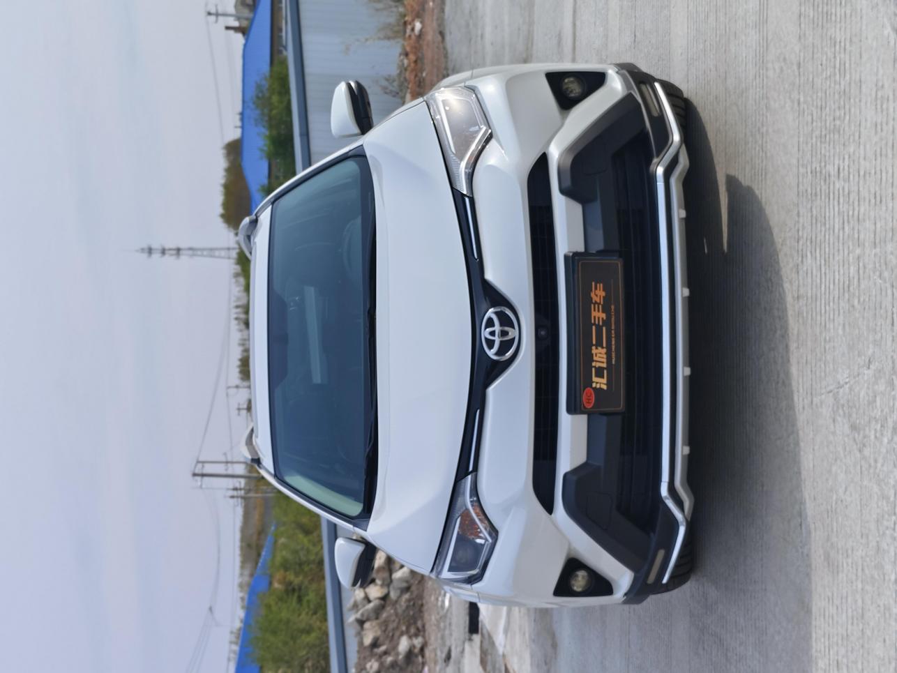 r218245-toyota-rav4-2017_0