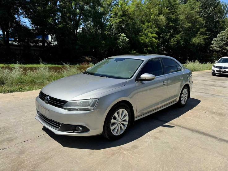 r218246-volkswagen-sagitar-2015_0
