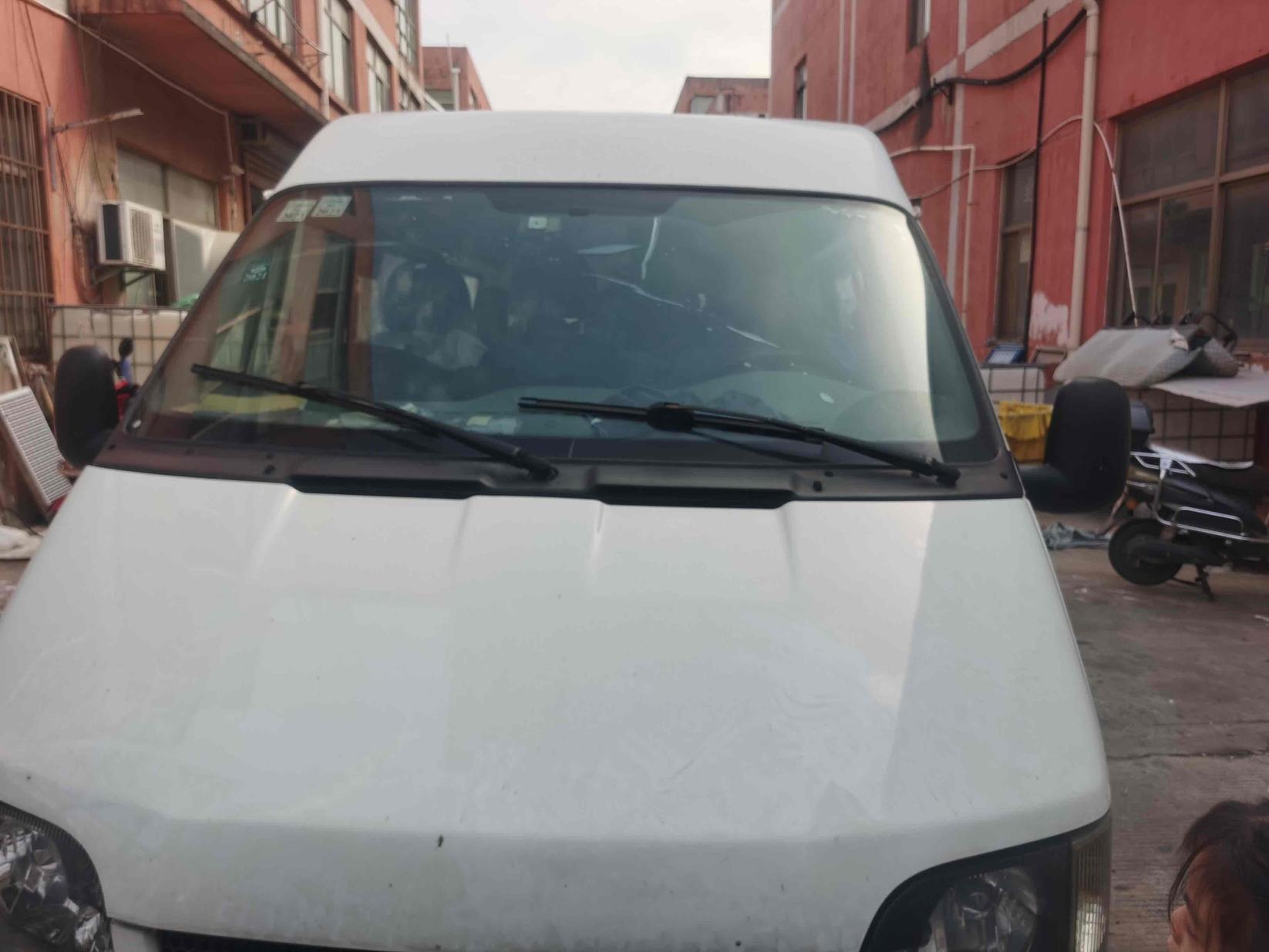 r218257-ford-classic-transit-2015_0