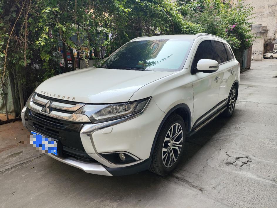 r218276-mitsubishi-outlander-2016_0