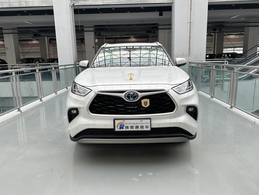r218336-toyota-highlander-2022_0