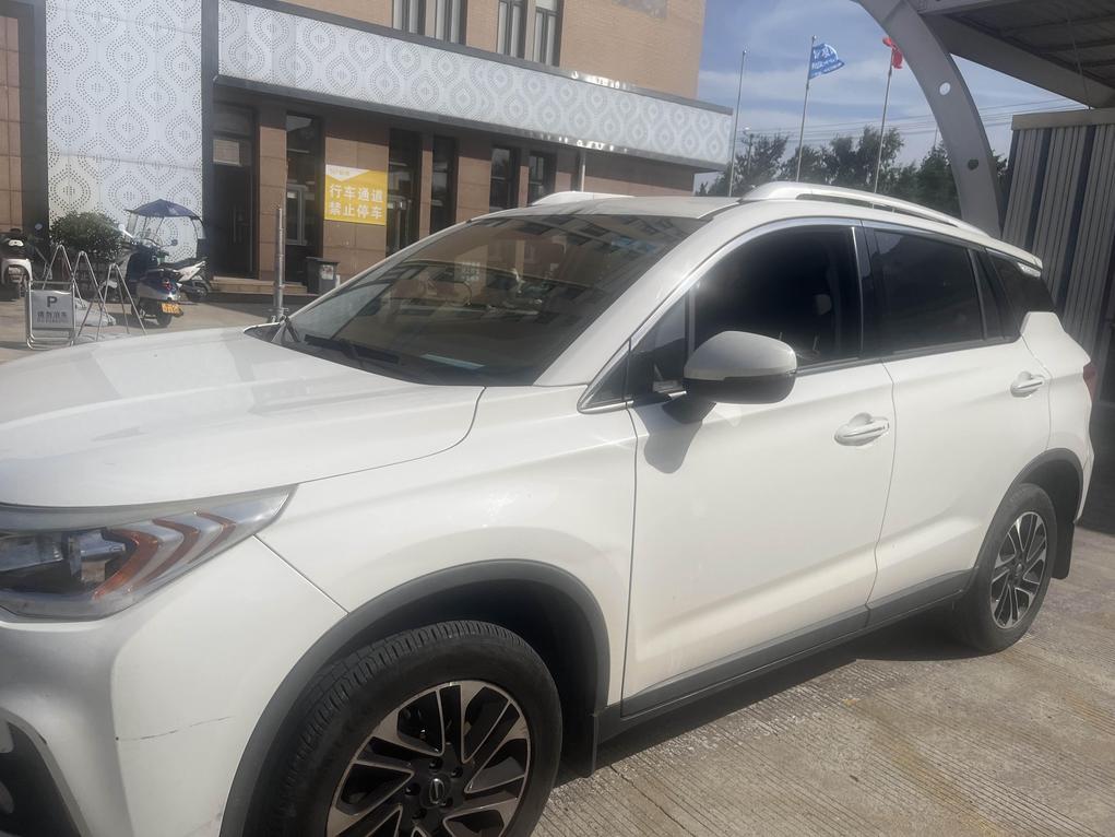r218337-trumpchi-gs4-2016_r218337-trumpchi-gs4-2016_0