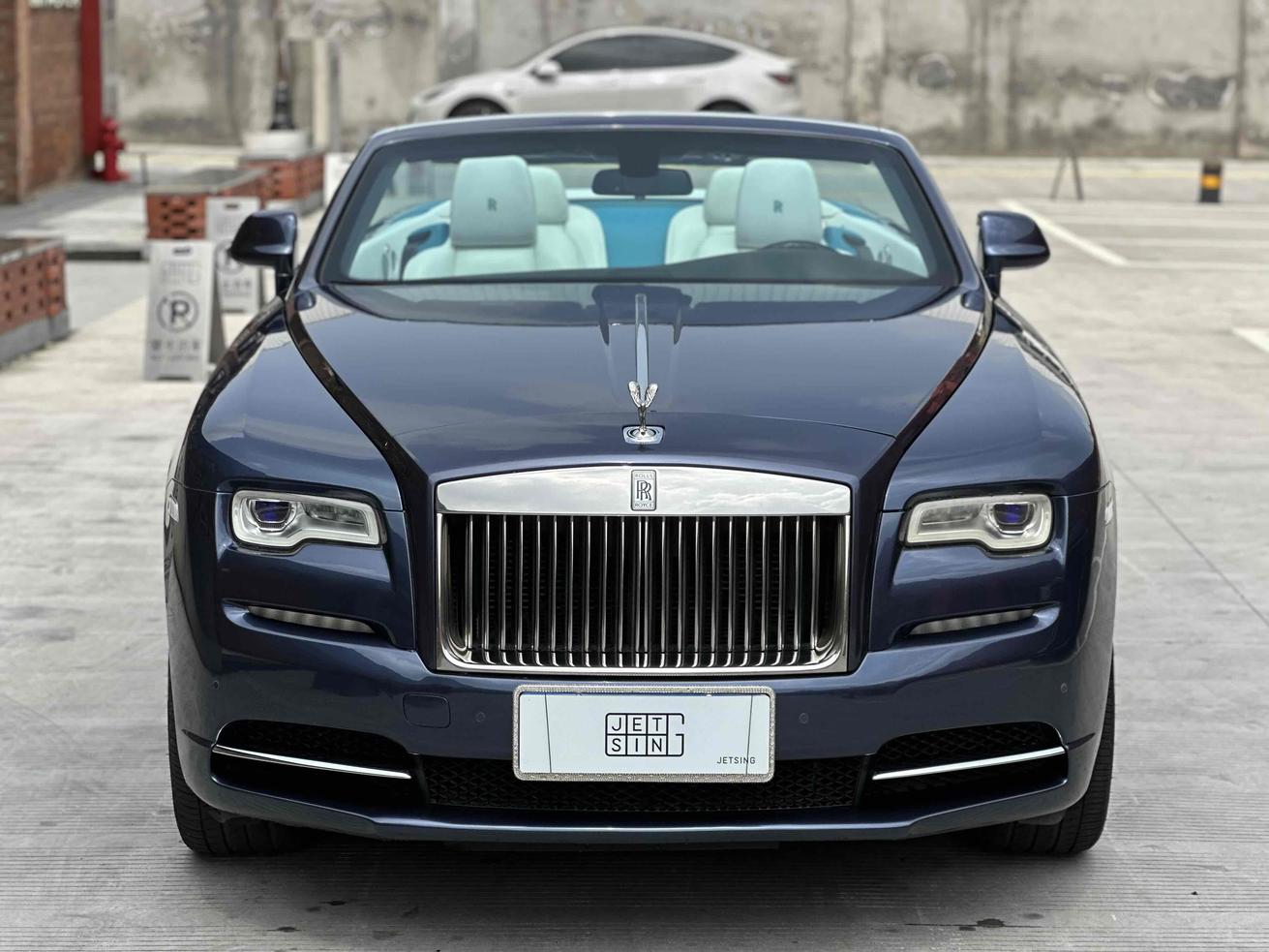 r218344-rolls-royce-dawn-2017_0