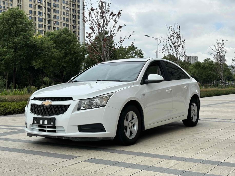 r218376-chevrolet-cruze-2013_0