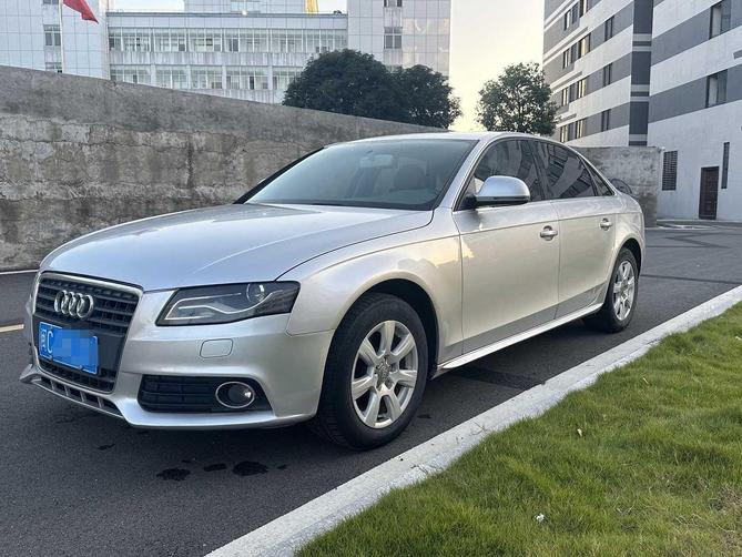 r218630-audi-a4l-2010_0