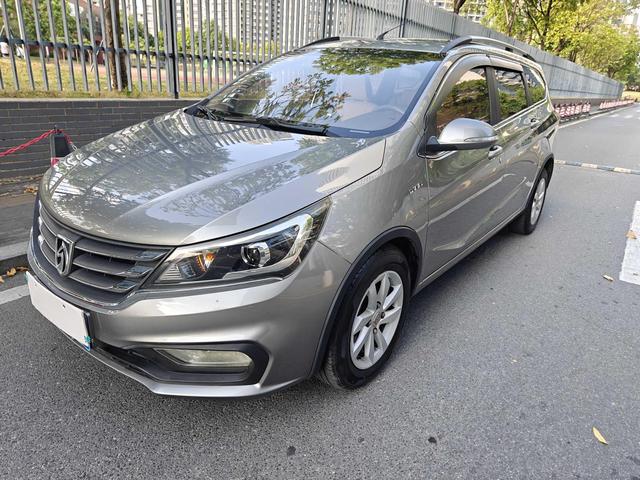 r218657-baojun-310w-2019_0