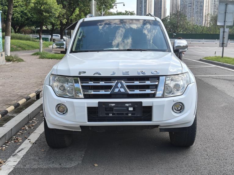r218692-mitsubishi-pajero-2014_0