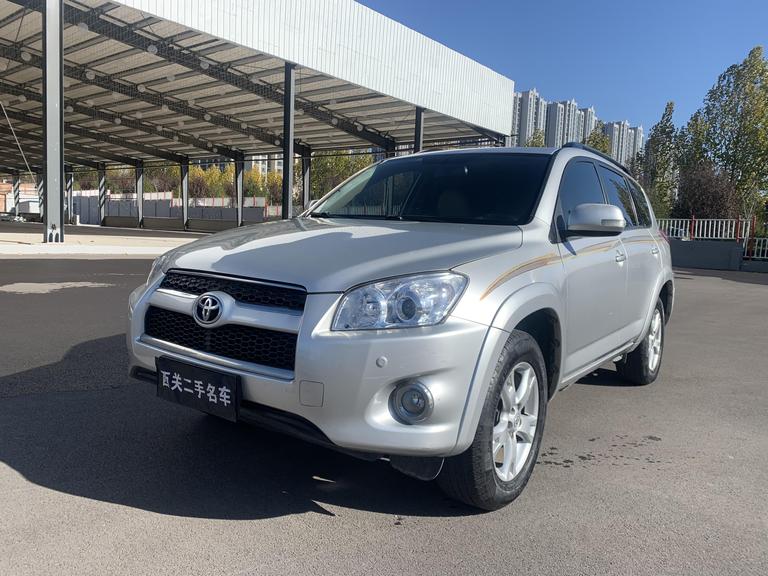 r218747-toyota-rav4-2013_0