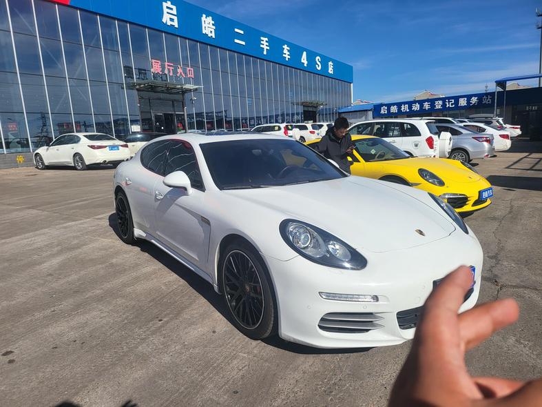 r218787-porsche-panamera-2014_0