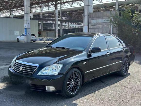 r218807-toyota-crown-2005_0