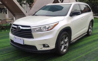r218829-toyota-highlander-2015_0