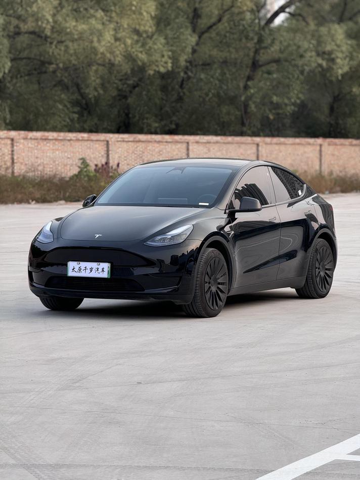 r218852-tesla-model-y-2023_r218852-tesla-model-y-2023_0