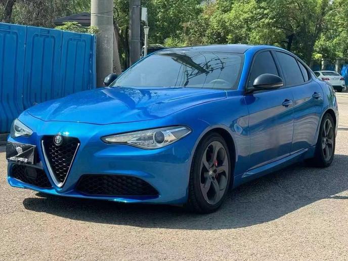 r218864-alfa-romeo-giulia-2019_0
