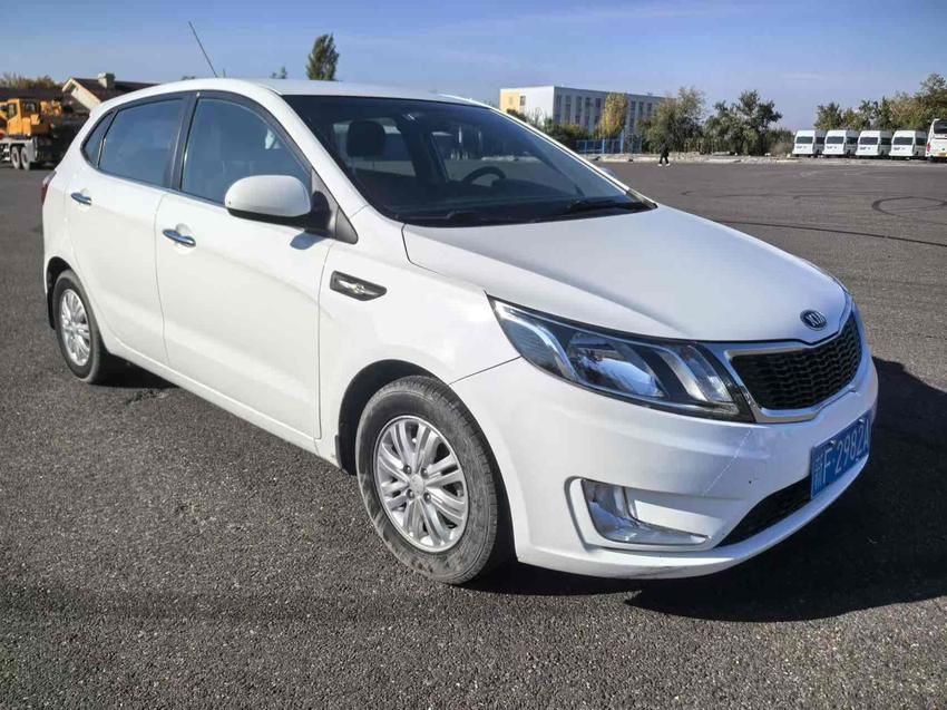 r218869-kia-k2-2013_0