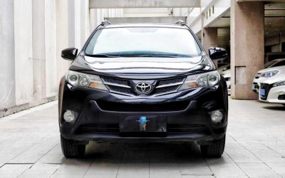 r218915-toyota-rav4-2015_0