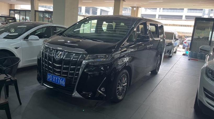 r218920-toyota-alphard-2022_0
