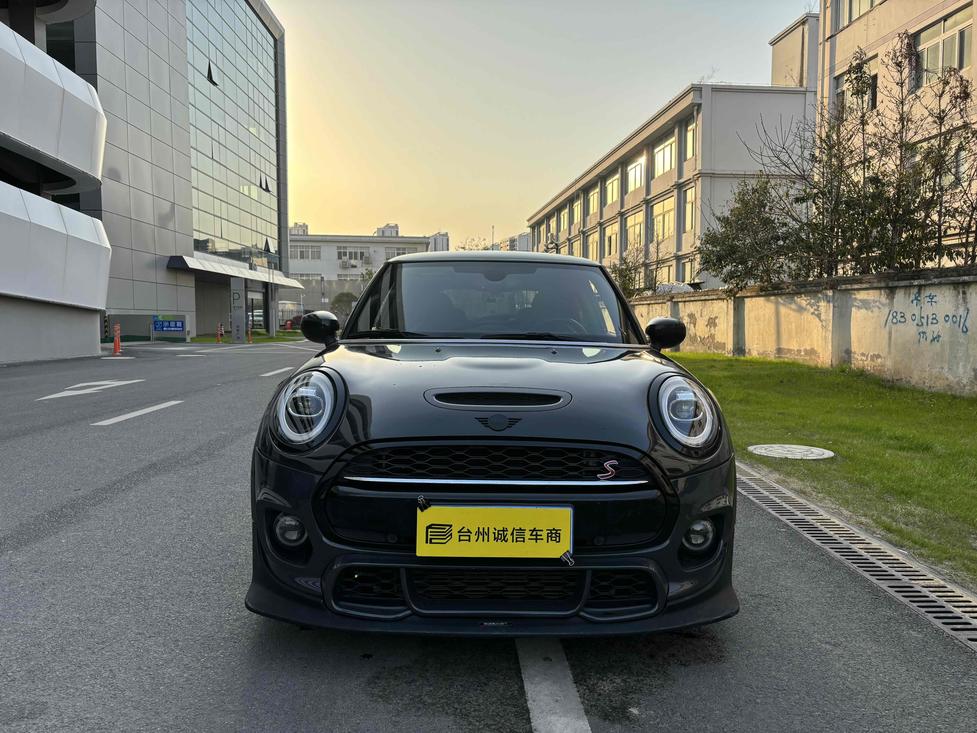 r218951-mini-2020_0