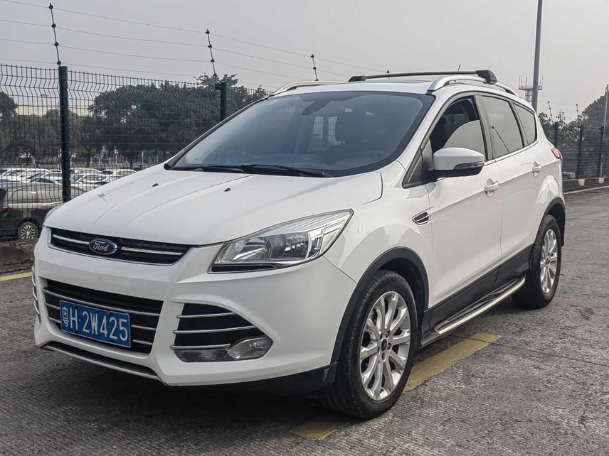 r219033-ford-kuga-2015_0