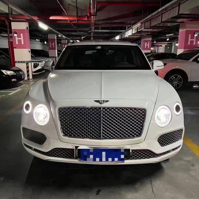 r219185-bentley-bentayga-2018_0