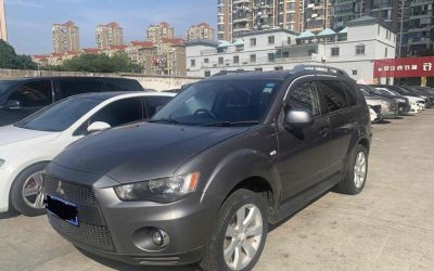 r219195-mitsubishi-outlander-2010_0