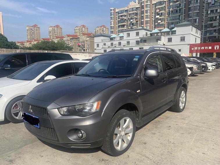 r219195-mitsubishi-outlander-2010_0