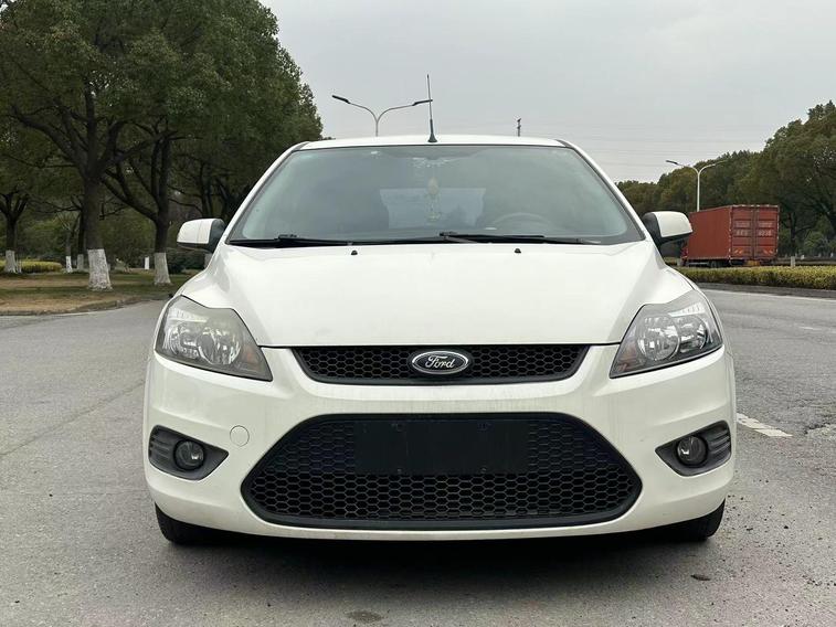 r219203-ford-focus-2014_0