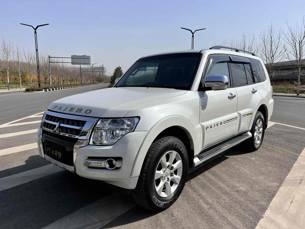 r219227-mitsubishi-pajero-2015_0