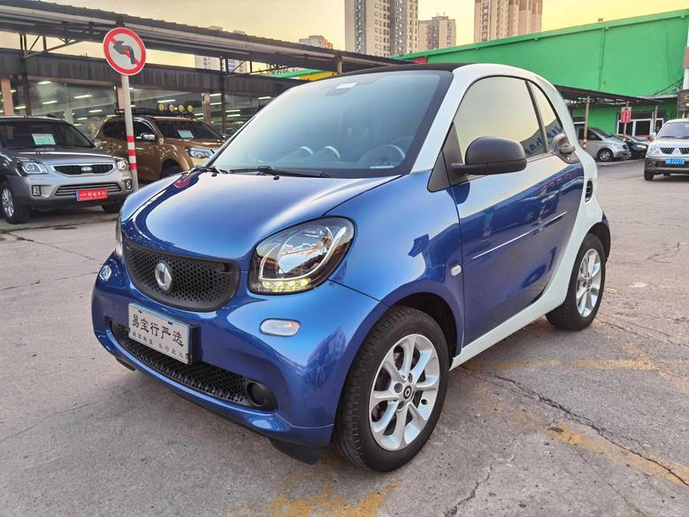r219327-smart-fortwo-2018_0
