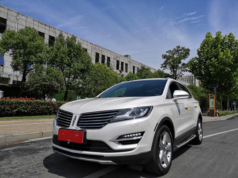r219350-lincoln-mkc-2018_0