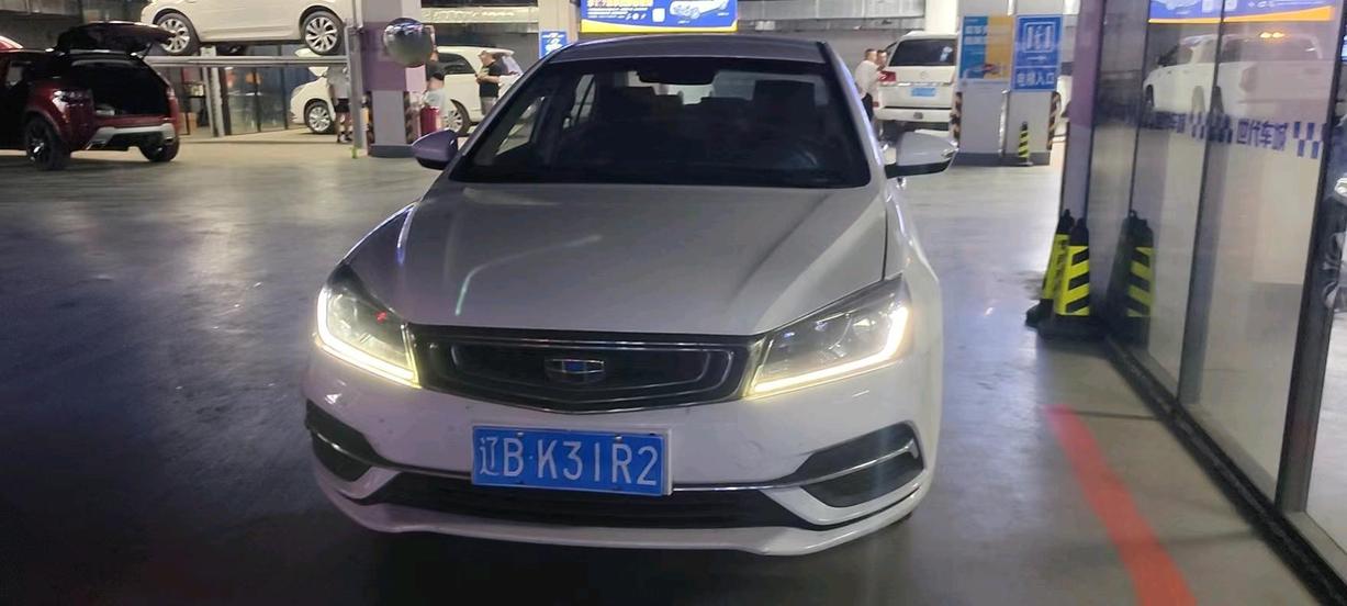 r219480-geely-emgrand-2018_0