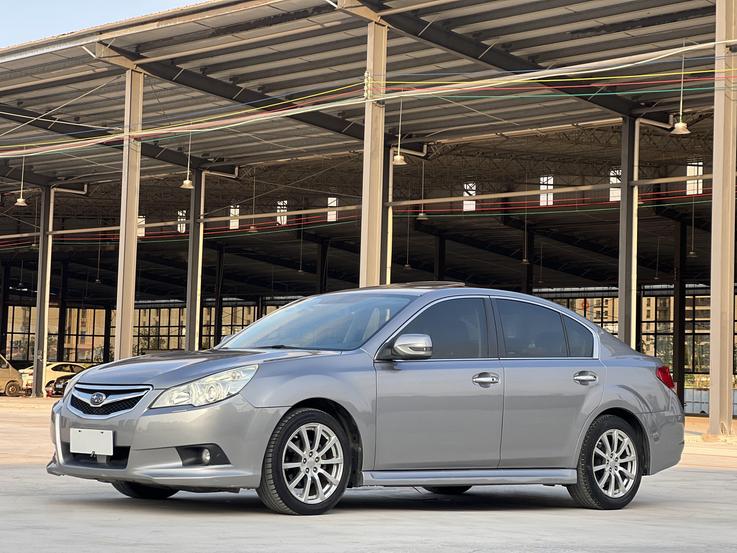 r219557-subaru-legacy-2010_0