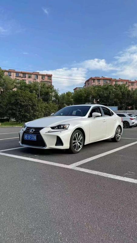 r219573-lexus-is-2017_0