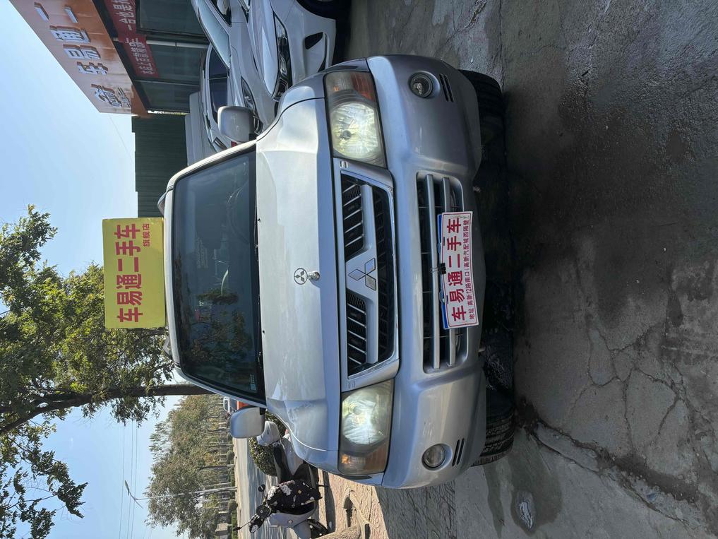 r219586-mitsubishi-pajero-2010_0