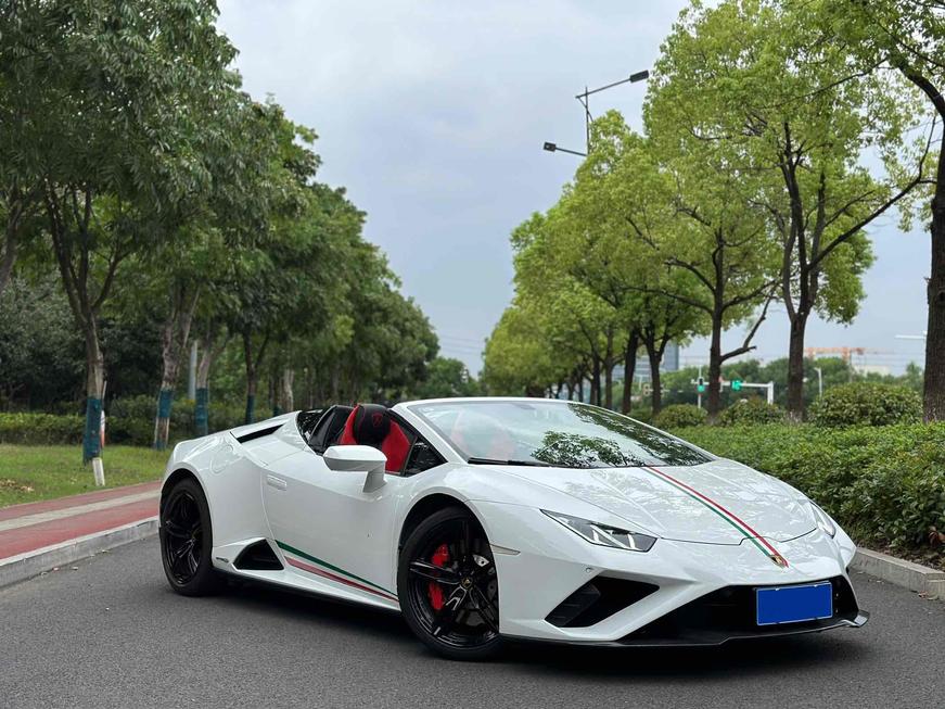r219652-lamborghini-huracan-2022_0