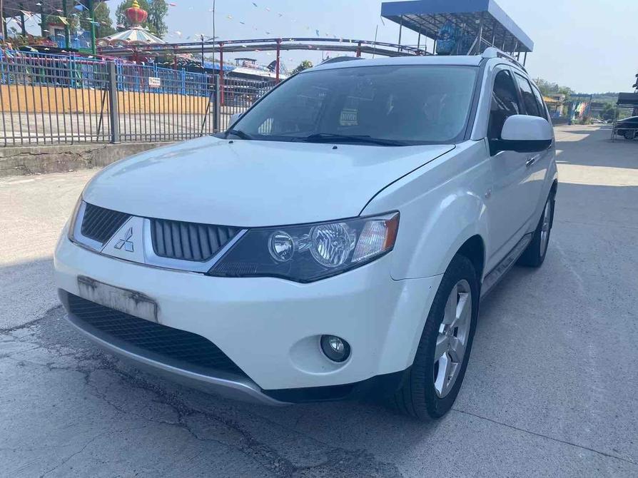 r219845-mitsubishi-outlander-2008_0