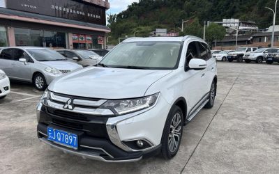 r219871-mitsubishi-outlander-2017_0