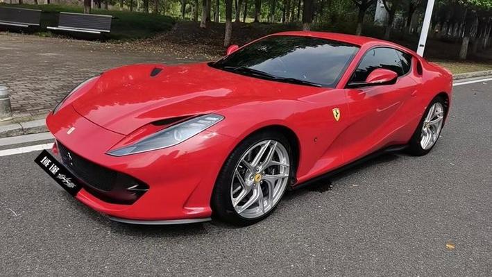 r219941-ferrari-812-2019_0