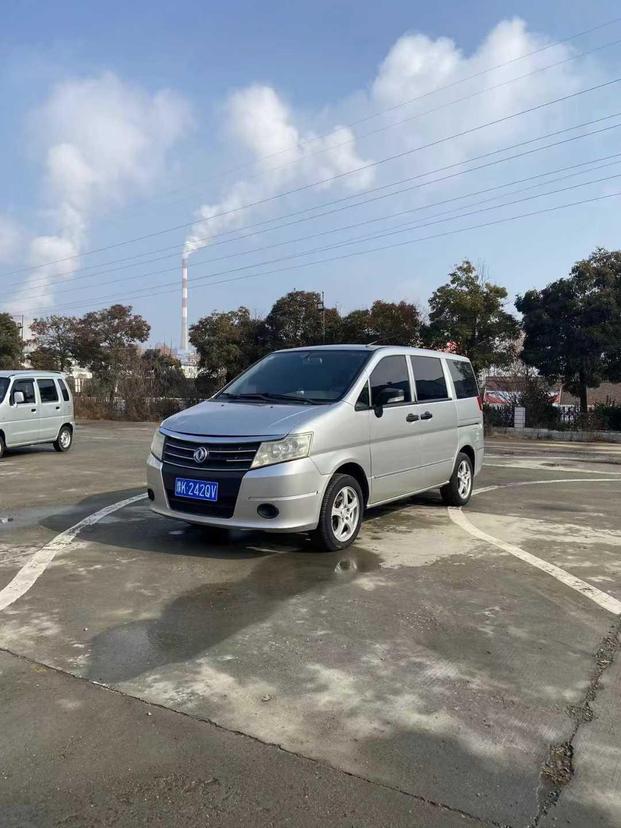 r219949-dongfeng-succe-2014_0