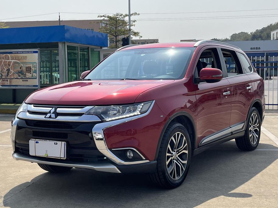 r219973-mitsubishi-outlander-2017_0