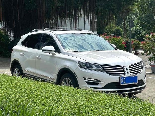 r220006-lincoln-mkc-2018_0