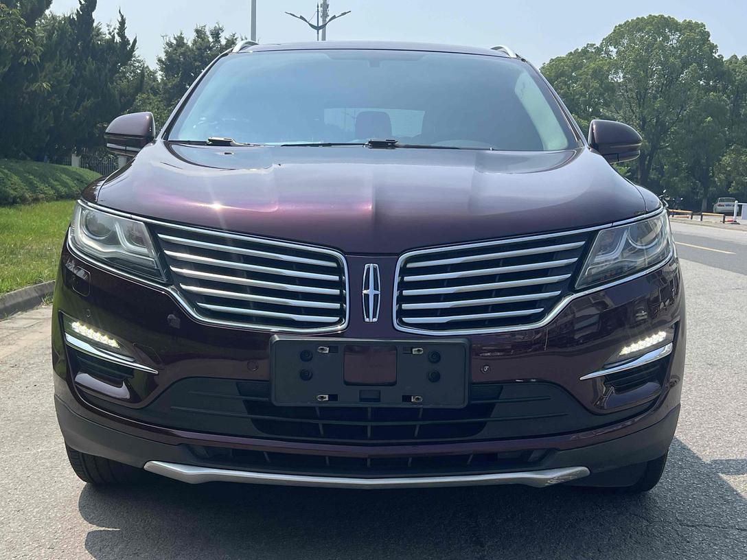 r220096-lincoln-mkc-2017_0