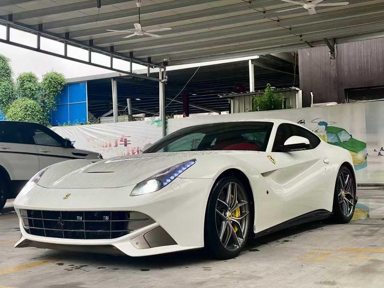 r220142-ferrari-f12berlinetta-2013_r220142-ferrari-f12berlinetta-2013_0