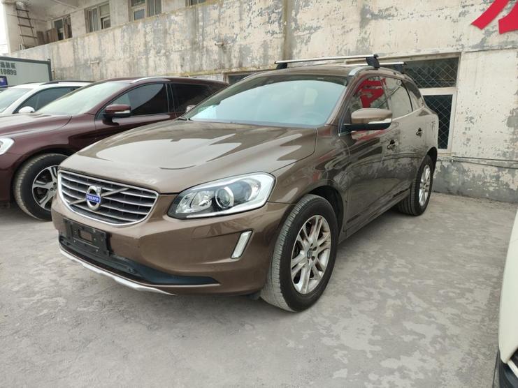 r220211-volvo-xc60-2015_0