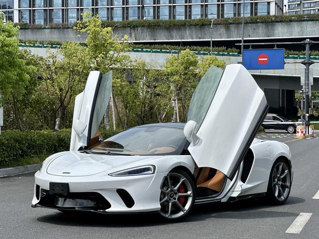 r220236-mclaren-gt-2024_0