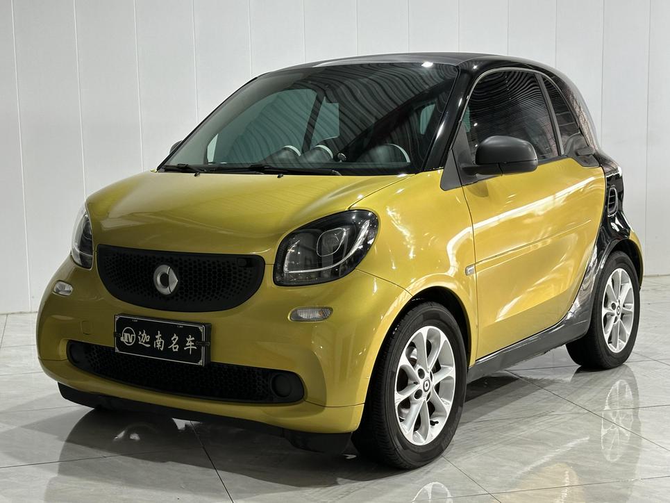 r220351-smart-fortwo-2016_0