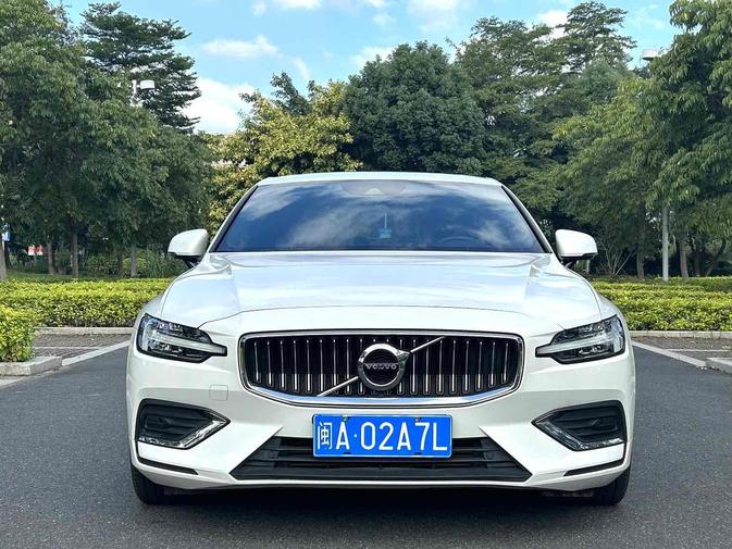r220484-volvo-s60-2021_0