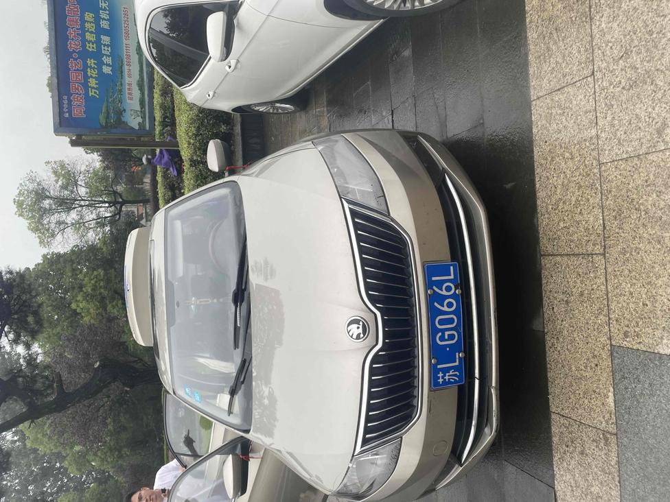 r220572-skoda-rapid-2018_0